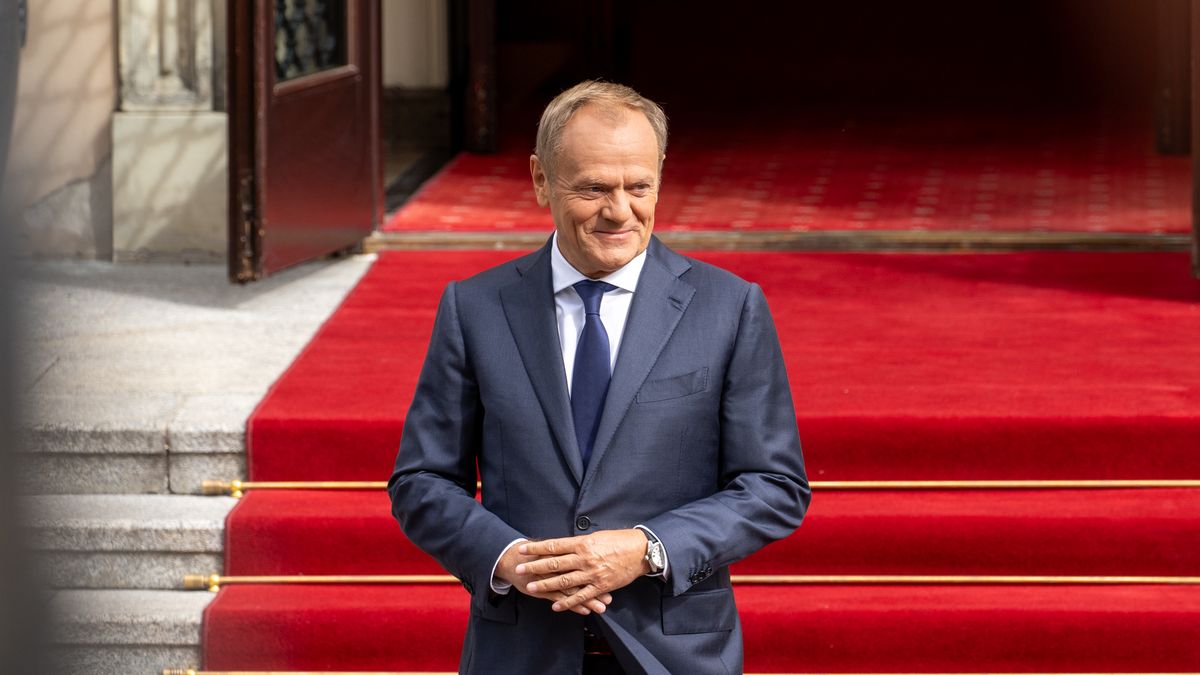 WARSAW, POLAND - 2024/08/22: Polish Prime Minister Donald Tusk wait for the arrival of Indian Prime Minister Narendra Modi in the PM's Chancellery on Ujazdowskie avenue in Warsaw. Polish Prime Minister Donald Tusk officially welcomed Indian Prime Minister Narendra Modi at the Chancellery of the Prime Minister (KPRM). The ceremonial greeting highlights a significant moment in strengthening diplomatic ties between Poland and India, focusing on enhanced cooperation in trade, technology, and regional stability. Modi's visit to Poland precedes his scheduled visit to Ukraine, where discussions will center on the ongoing conflict and its global implications. Following the official welcome, the two leaders held bilateral talks addressing key issues such as regional security, global economic challenges, and sustainable development. The visit underscores both nations' commitment to deepening strategic partnerships and fostering closer political, economic, and cultural relations. (Photo by Marek Antoni Iwanczuk/SOPA Images/LightRocket via Getty Images)