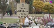 Groby znanych Polaków. Wzruszające znicze u Jakubiaka, ołtarzyk u Kołaczkowskiej