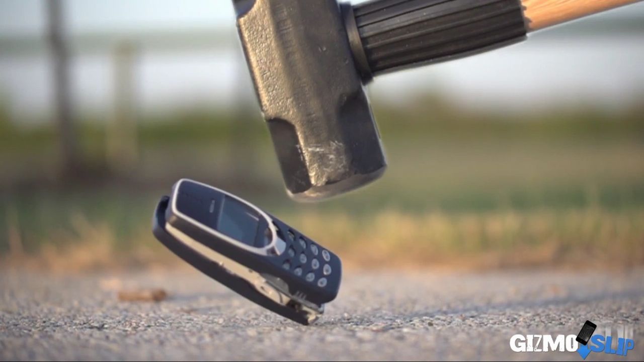 Nokia 3310 (fot. youtube.com)