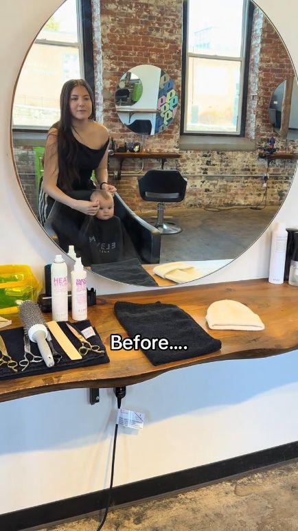 Mama-fryzjerka zrobiła 8-miesięcznej córce doczepy