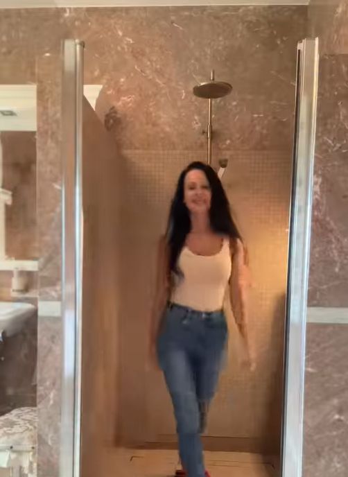 Etna pokazała łazienkę w swoim domu