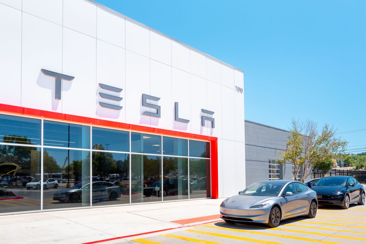 Tesla traci na amerykańskim rynku. Najgorszy wynik od lat