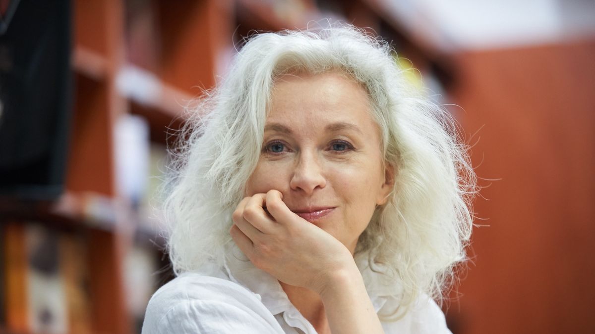 22.05.2016 Lodz Manufaktura Empik Apostrof Miedzynarodowy Festiwal Literatury Spotkanie z Manuela Gretkowska w ramach promocji jej ksiazki pt. " Milosc klasy sredniej " N/z Manuela Gretkowska - pisarka i dzialaczka spoleczna Fot. Lukasz Szelag/REPORTER22.05.2016 Lodz Manufaktura Empik Apostrof Miedzynarodowy Festiwal Literatury Spotkanie z Manuela Gretkowska w ramach promocji jej ksiazki pt. " Milosc klasy sredniej " N/z Manuela Gretkowska - pisarka i dzialaczka spoleczna Fot. Lukasz Szelag/REPORTER