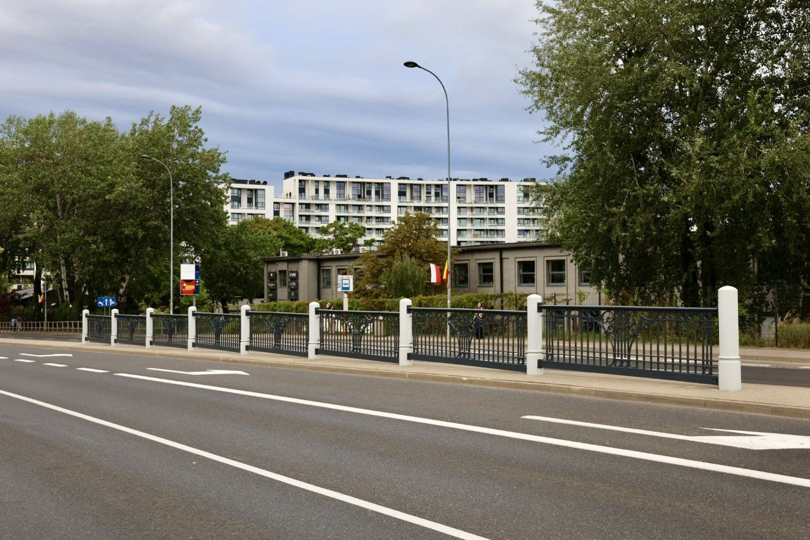 Zabytkowe balustrady wróciły na Powązkowską