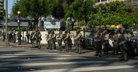 Stan nadzwyczajny w Los Angeles. Odpowiedź na obławy na imigrantów