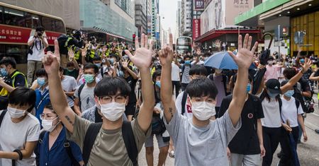 Chiny grożą USA kontratakiem za działania w sprawie Hongkongu