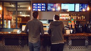 Fast foody w Poznaniu z opóźnionym startem. Liczą na lepszą pogodę