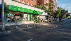 Żabka rozwija biznes w Rumunii. Otwarto flagowy sklep