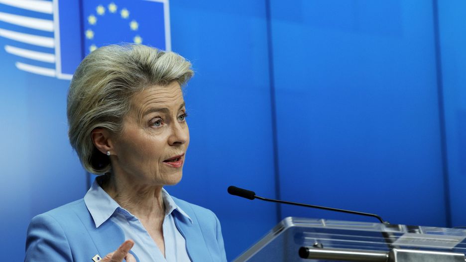 Paszporty covidowe już wkrótce? Von der Leyen podała ważną datę