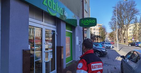 Żabka: 150 ton żywności przekazanych na granicę i wstrzymanie zamówień produktów z Federacji Rosyjskiej