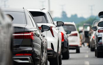 Nagła zmiana cen OC. Tyle zapłacą kierowcy. Ekspertka komentuje