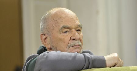 "Świat według Kiepskich". Przyczyna śmierci Ryszarda Kotysa. Serialowa żona Paździocha przerywa milczenie