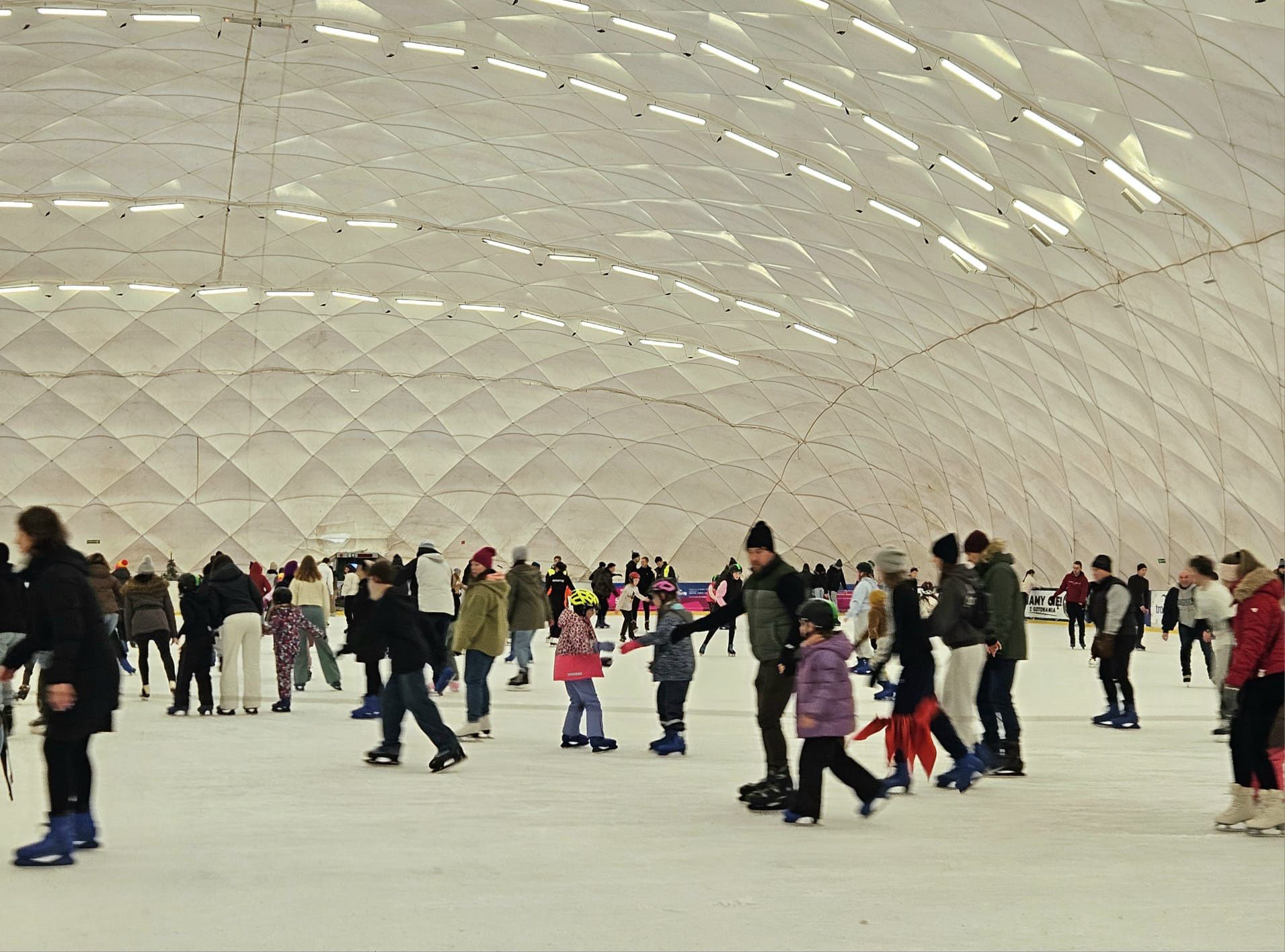 Miłośnicy łyżew nie maja wątpliwości - dla takiej przyjemności warto postać w kolejce