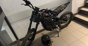Warszawa: Uderzył elektrycznym motorowerem w policjanta i próbował uciec. 17-latek zatrzymany