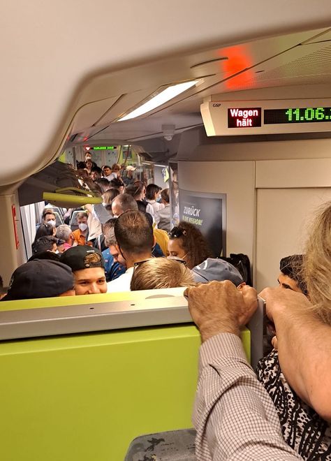 Ścisk w pociągu w Niemczech, fot. zdjęcie internautki