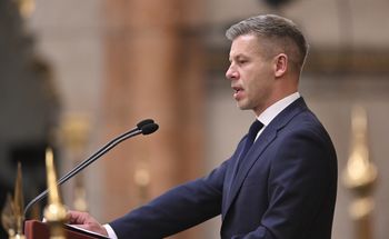 Magyar nakłania ich do zrzeczenia się stanowisk. Ekspert zabrał głos