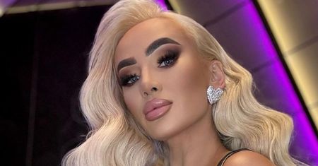 Izabela Macudzińska PRĘŻY swoje smukłe ciało w falbaniastym bikini (FOTO)