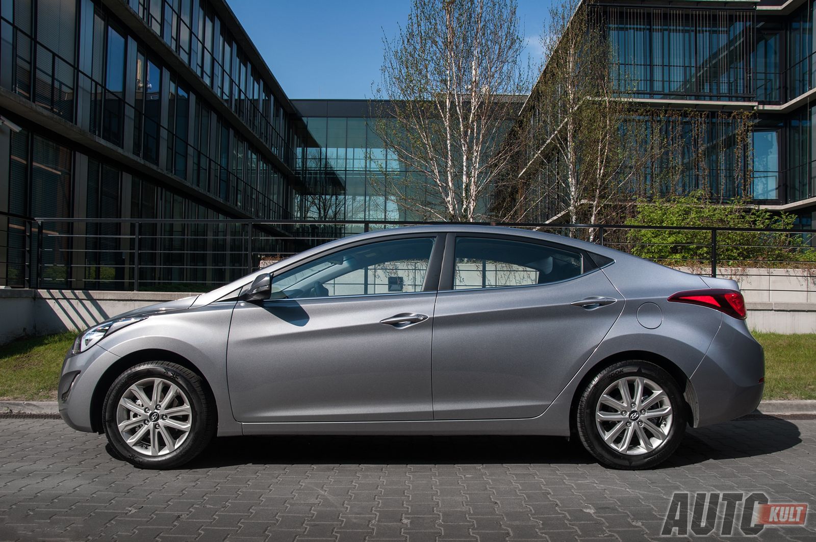 Hyundai Elantra 1,6 MPI Style - test [galeria zdjęć] 5