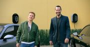 Keanu Reeves i Alex Winter bawią się w taycanach. Wystarczyło im jedno ładowanie