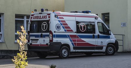 Tarnów. Zabrakło wolnej karetki. Mężczyzna zmarł