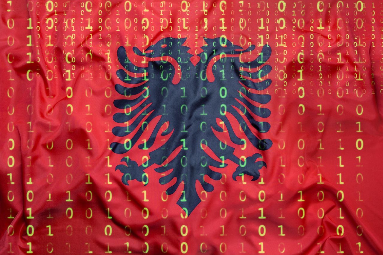 Eksperci ostrzegają przez "albańskim wirusem"