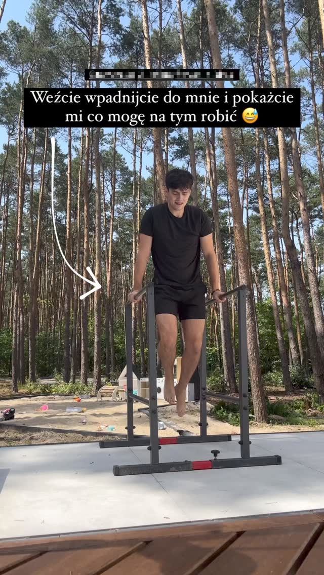 Jan Dąbrowski pokazał swój dom położony w lesie