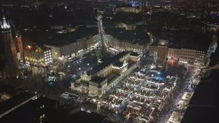 Kraków: Nocą wygląda jak z bajki. Jarmark zachwyca gości