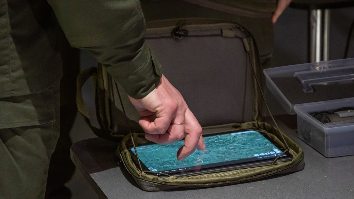 Według CNN rosyjskie służby specjalne próbują wykradać dane z tabletów ukraińskich żołnierzy walczących na froncie