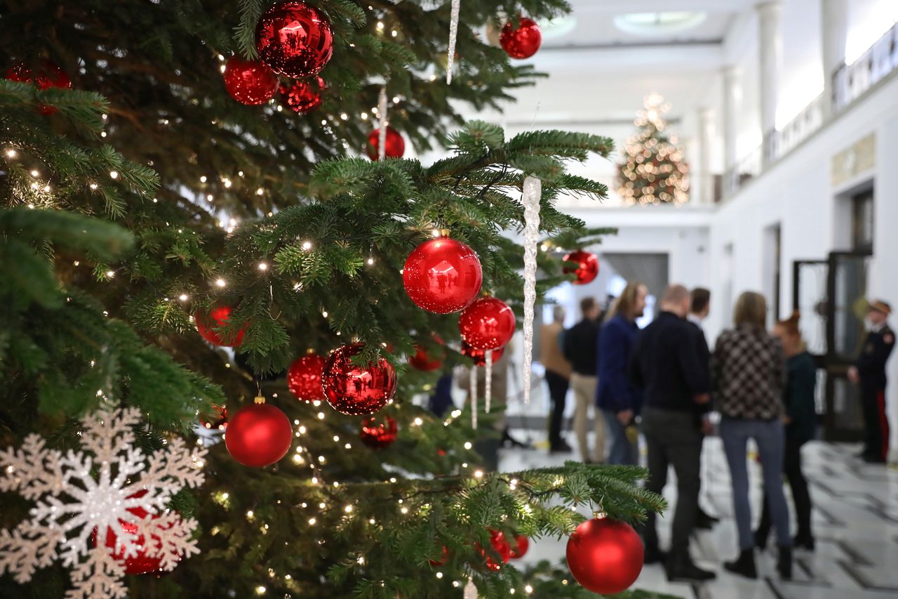 Politycy składają świąteczne życzenia na platformie X