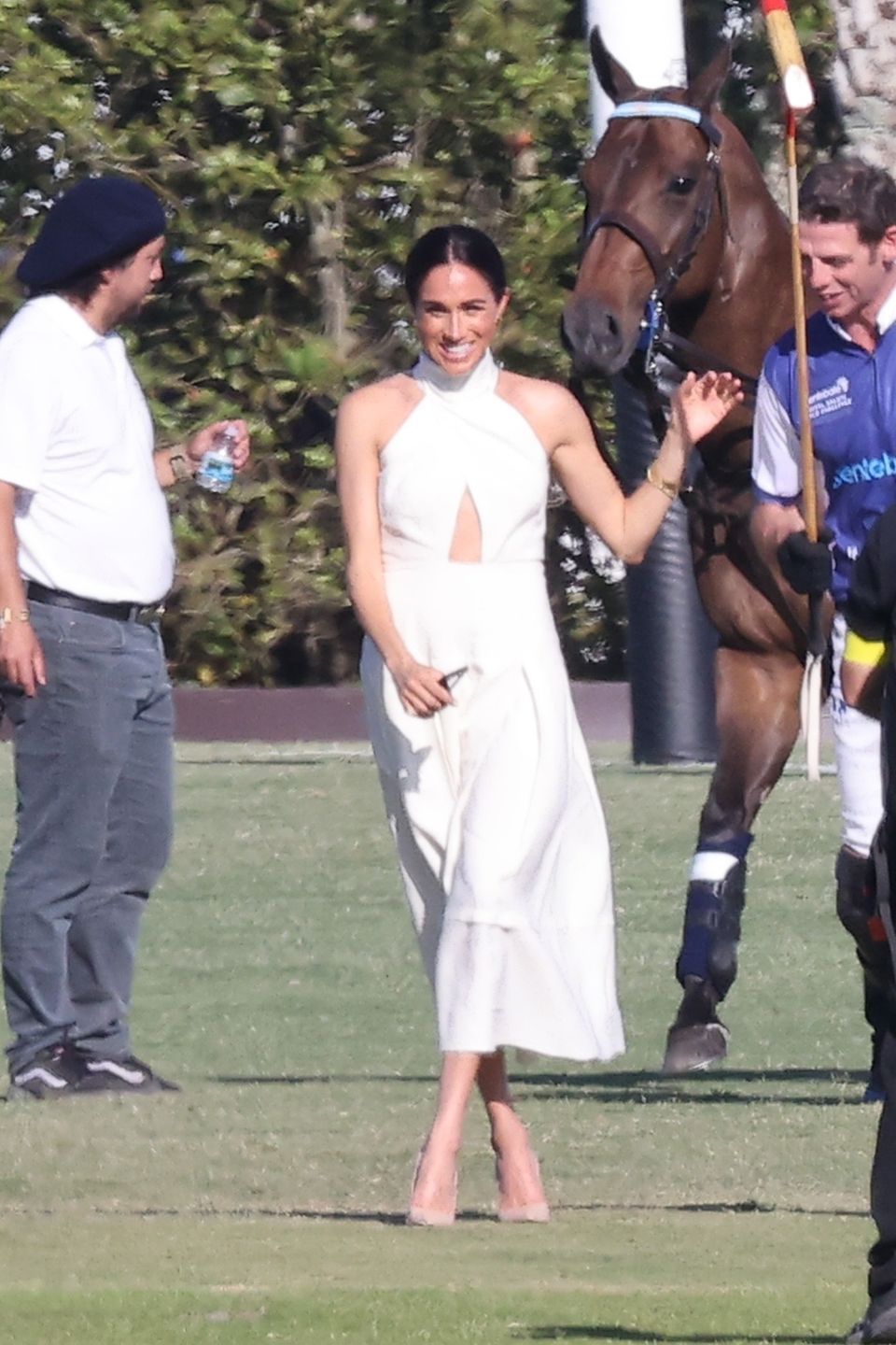 Meghan Markle i książę Harry całują się na meczu polo w Miami