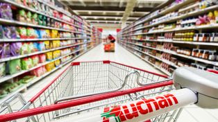 Rodzynki z sieci Auchan. Sklep wycofuje produkt z powodu nieprawidłowego zapachu