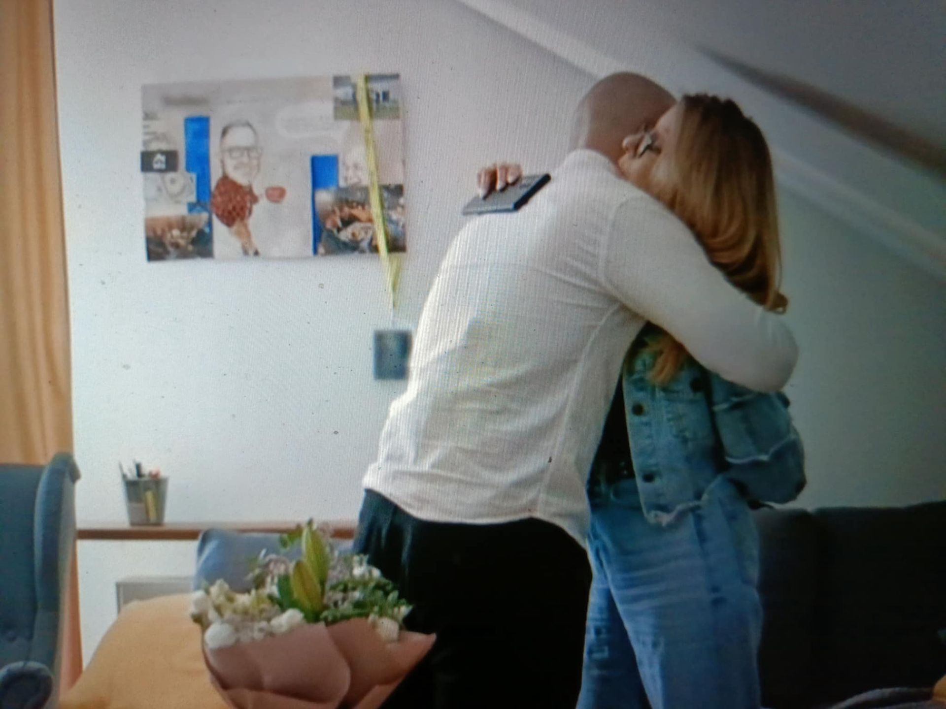 Maciej przytulił żonę 