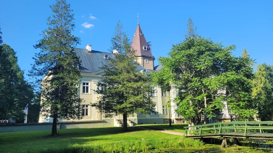 Spacerując po Warcinie jest co oglądać.