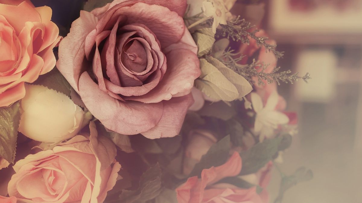 8 marca obchodzimy Dzień Kobiet. Złóż życzenia