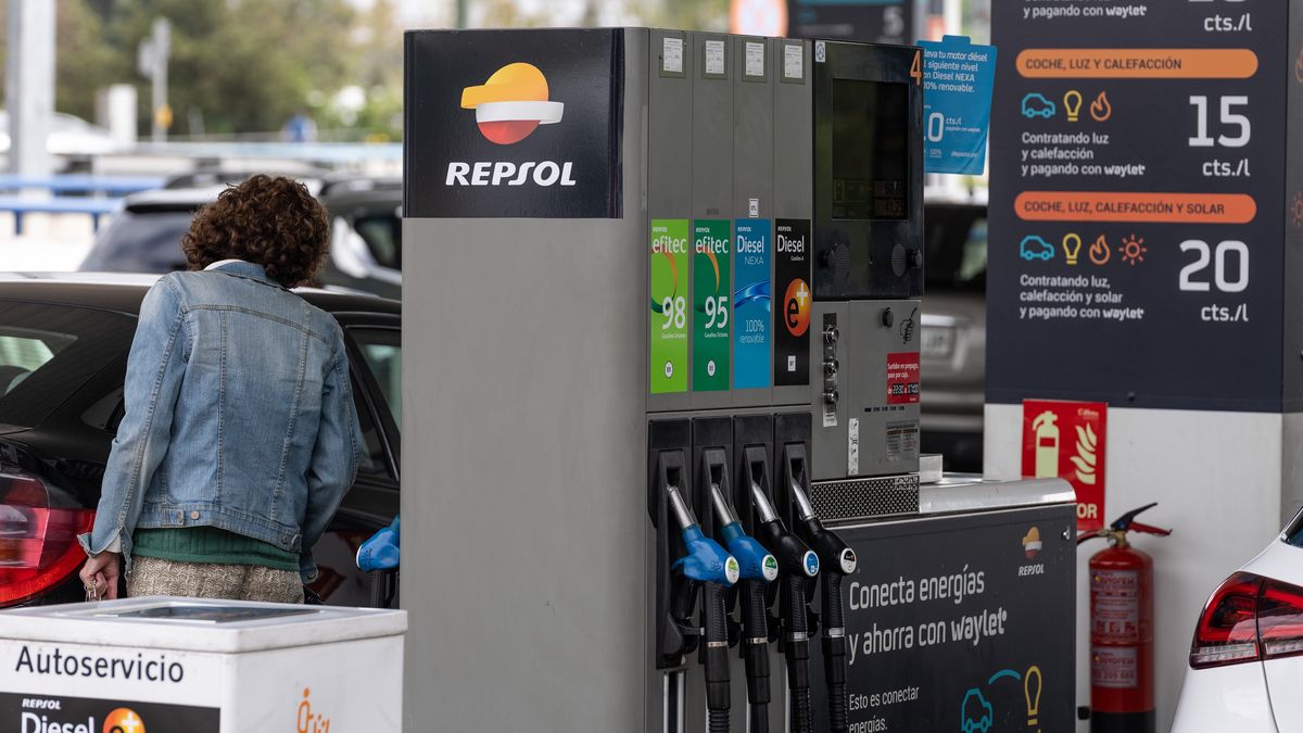 A customer refuels their car at a Repsol SA petrol station in Madrid, Spain, on Wednesday, April 30, 2025. Spain is the standout performer among the euro area's biggest countries and saw its 2025 outlook upgraded last week by the International Monetary Fund. Photographer: Claudia Paparelli/Bloomberg via Getty Images