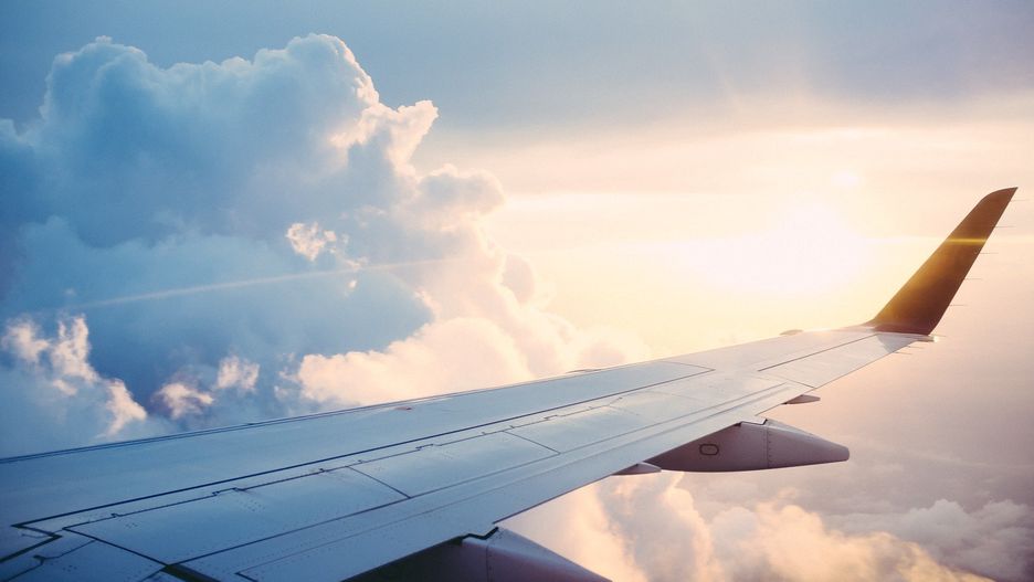 Szczepionka na COVID-19 warunkiem wejścia na pokład samolotu? Linia Qantas jako pierwsza zdecydowała się na taki krok / foto ilustracyjne