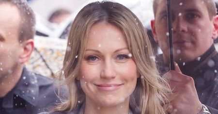 Magdalena Ogórek rozpoczęła przystrajanie domu na święta i UBRAŁA JUŻ CHOINKĘ! Stylowa? (FOTO)