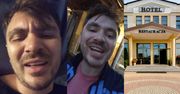 Wyraźnie ZMĘCZONY Daniel Martyniuk miesza z błotem podlaski hotel: "Podają SKIŚNIĘTE PIWO, łóżka przeżerają mole!"