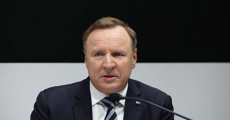 Konflikt eskaluje. Buda zbiera podpisy za wyrzuceniem Kurskiego z PiS