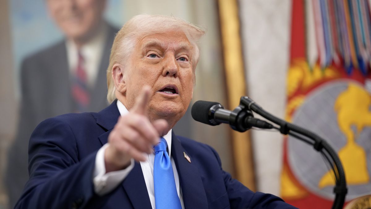 WASHINGTON, DC - MARCH 28: U.S. President Donald Trump announces that his administration has reached a deal with elite law firm Skadden, Arps, Slate, Meagher & Flom in the Oval Office during a swearing-in ceremony at the White House on March 28, 2025 in Washington, DC. Trump will host the swearing in of his former personal attorney and White House Presidential counselor Alina Habba as interim U.S. Attorney in New Jersey. (Photo by Andrew Harnik/Getty Images)