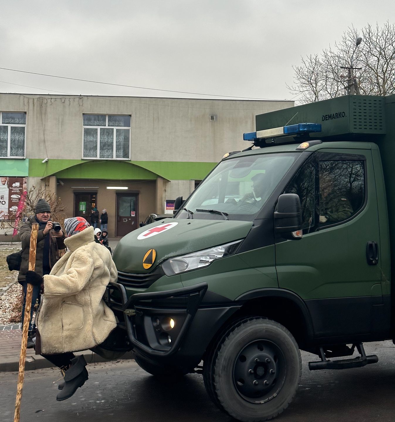 Brodacze zatrzymywali przejeżdżające samochody.