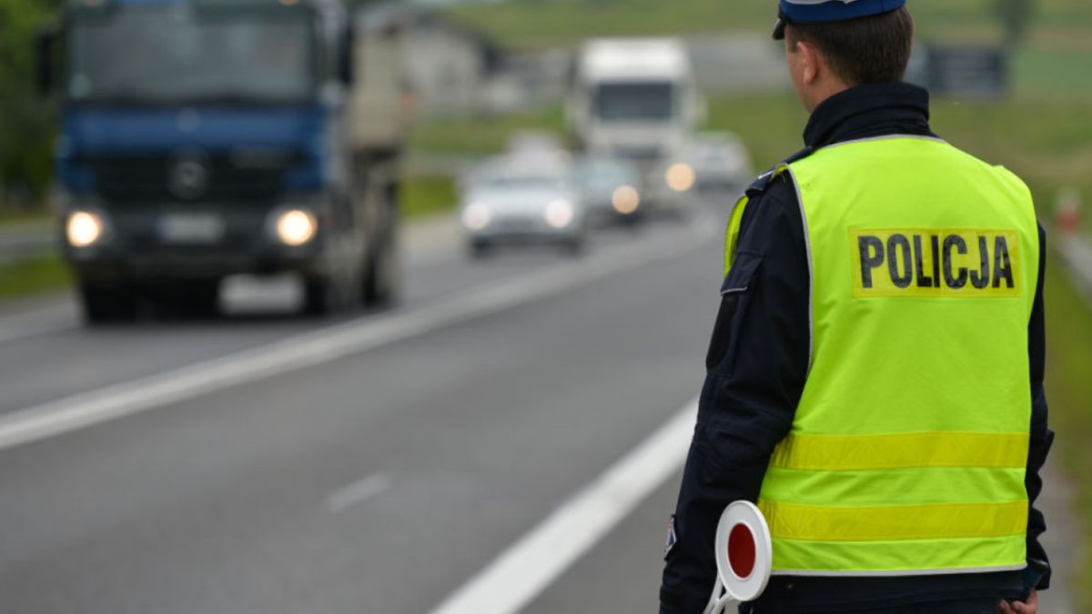 Policjant wysyłał fałszywe mandaty kierowcom