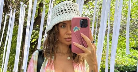 Natalia Siwiec hasa po plaży w BIKINI