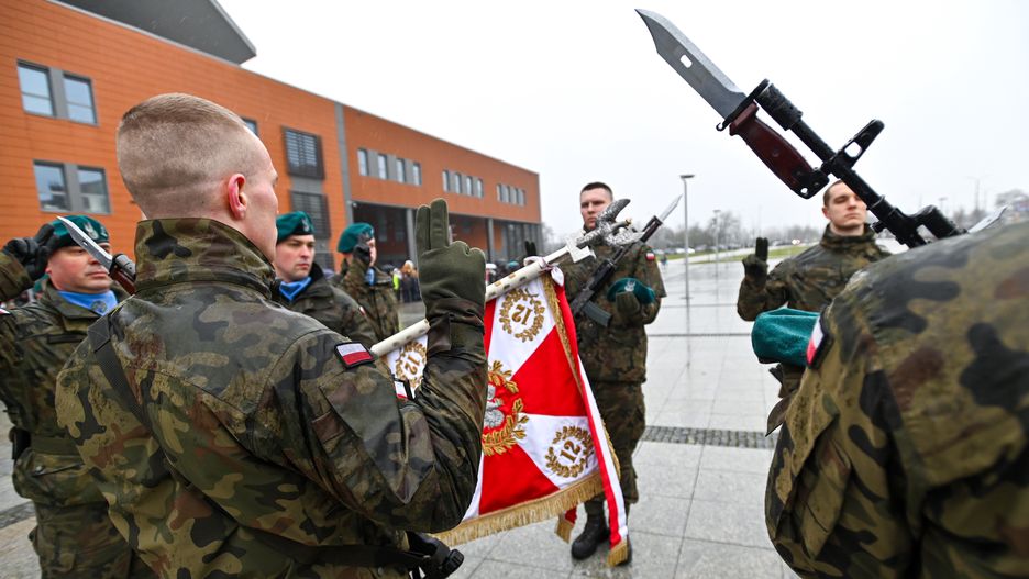 Przysięga wojskowa. Zdjęcie ilustracyjne