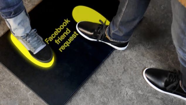 Tak działa Facebook w butach [wideo] 1