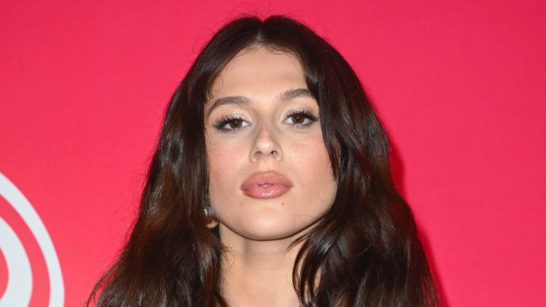 Roksana Węgiel dokazuje na łóżku w różowej bieliźnie