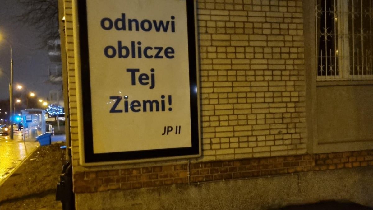 Plakat fundacji na warszawskich Bielanach