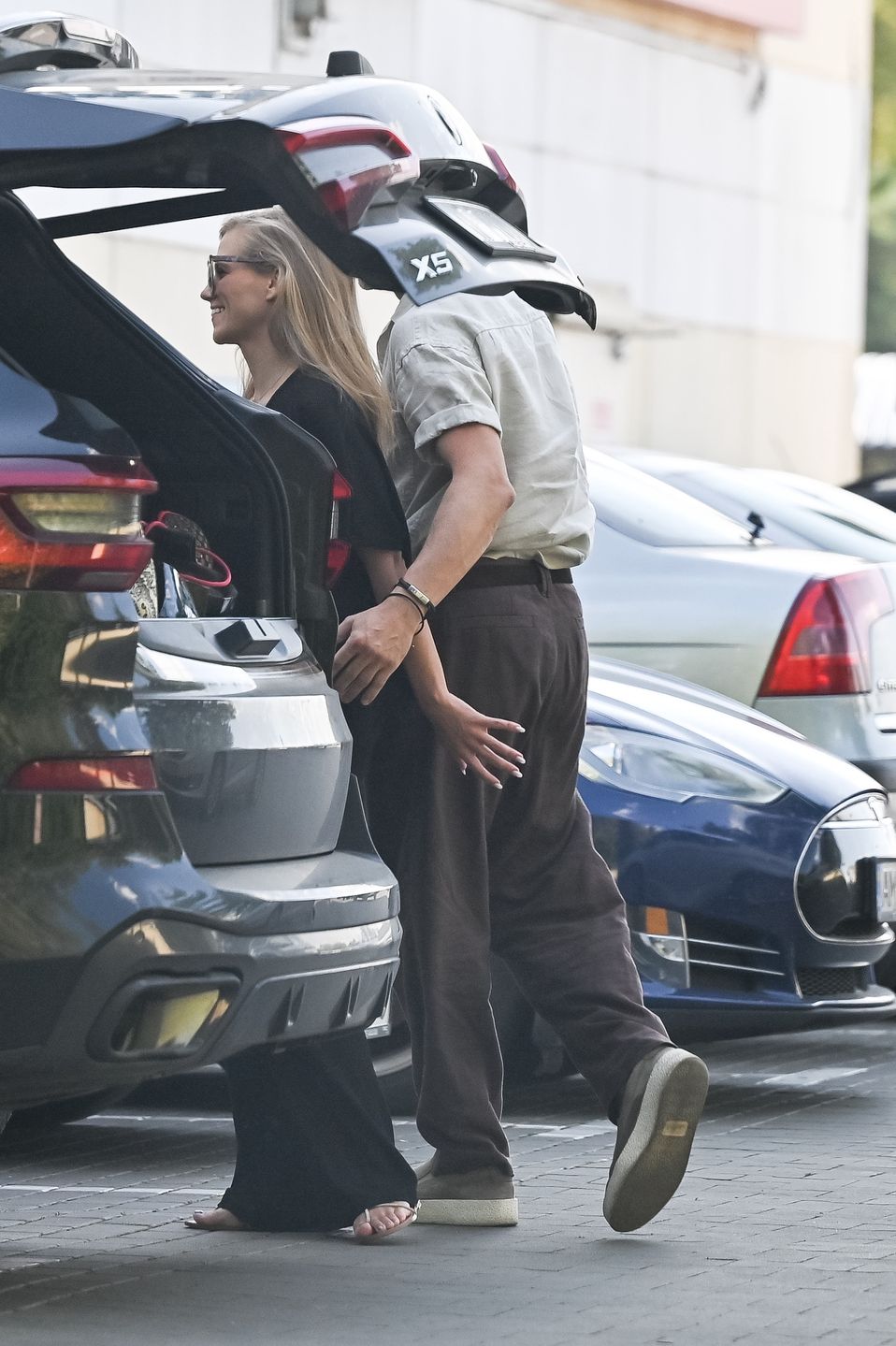 Kaczorowska i Rogacewicz wychodzą z sali tanecznej