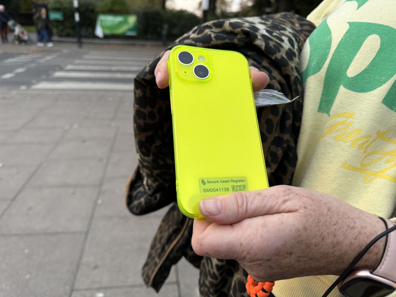 Kradzież telefonu to początek. Wraca oszustwo z SMS-em
