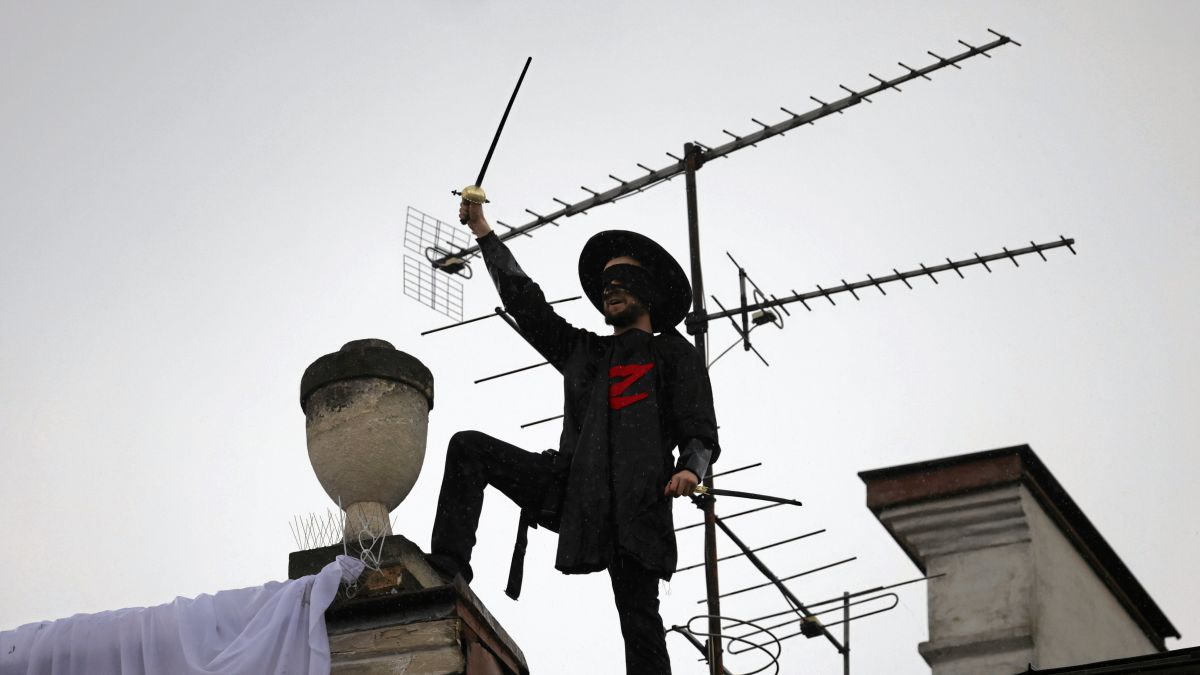 Zorro pojawił się na dachu i wywołał zamies